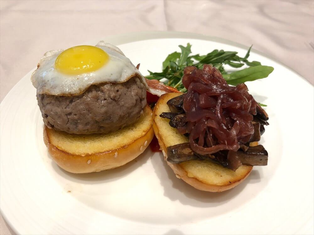 チャンギ空港のターミナル3のTHE PRIVATE ROOMのU.S. Prime Beef Burger1