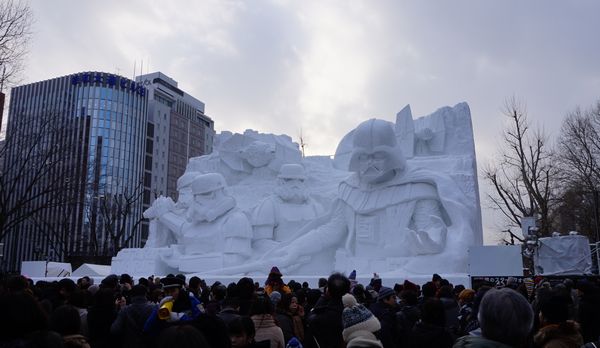 大雪像 雪のスター・ウォーズ画像