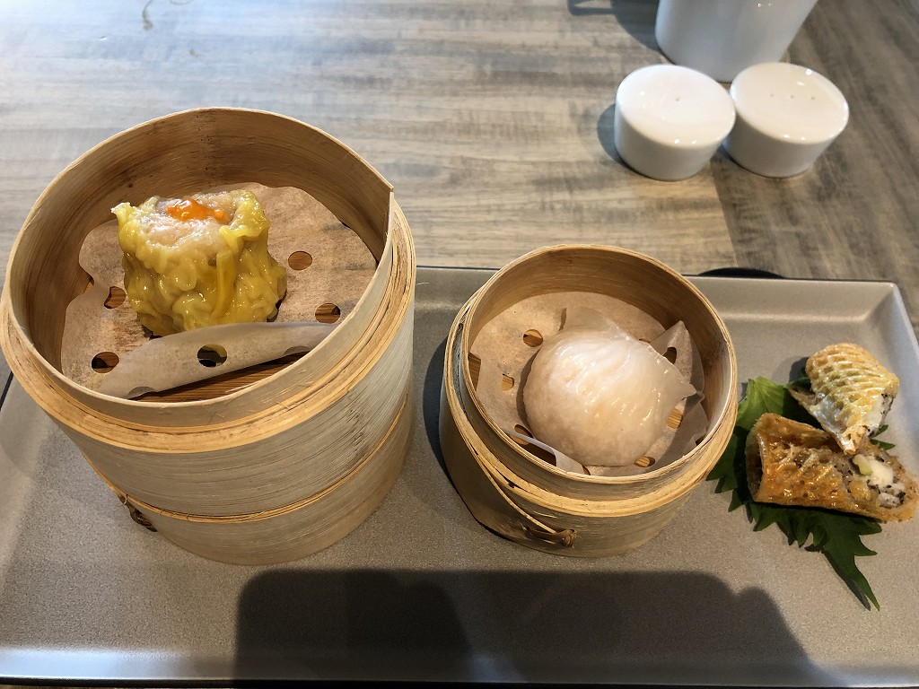 セントレジス香港の「RUN」での朝食のシュウマイ、水餃子1