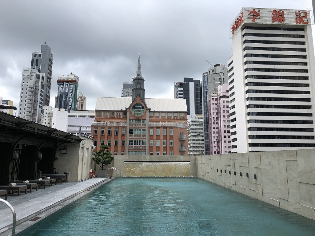 セントレジス香港のプール