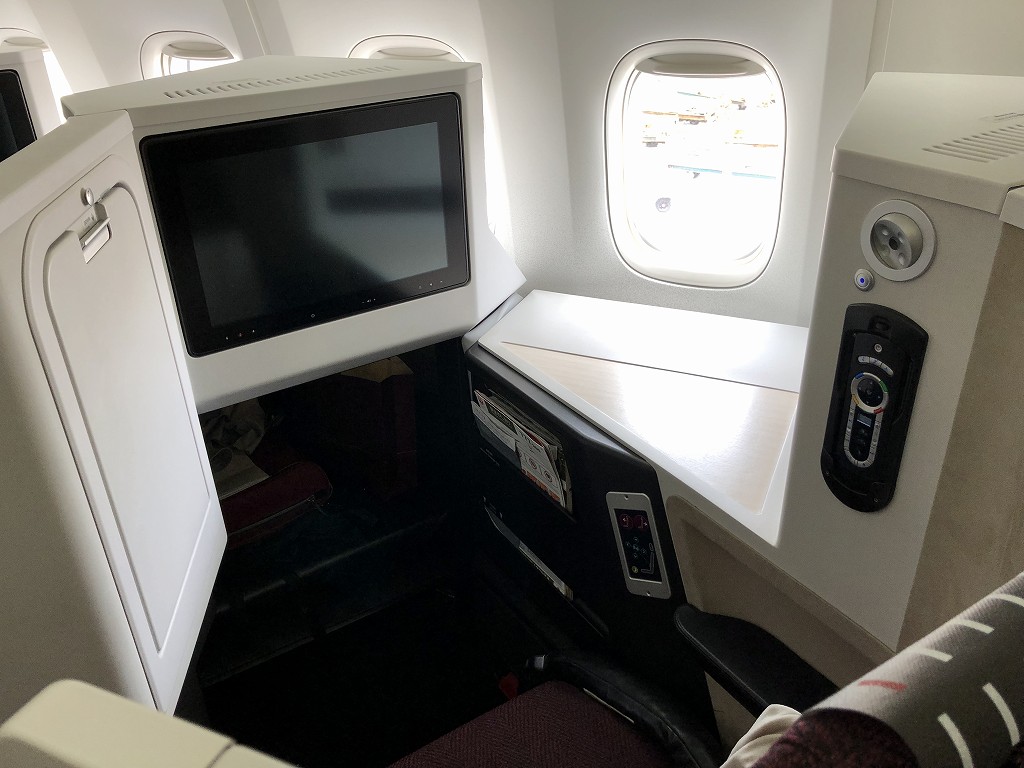 JAL26便ビジネスクラスのSKY SUITE 3