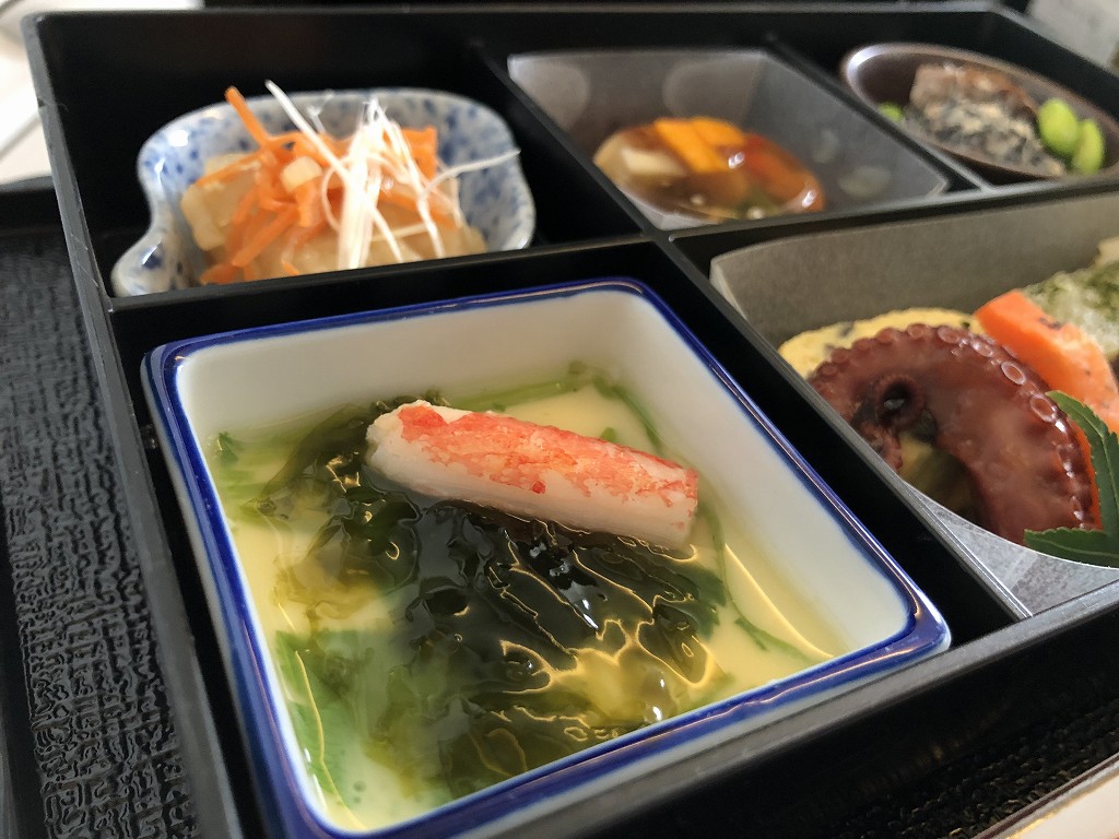 JAL26便ビジネスクラスの和食の機内食3