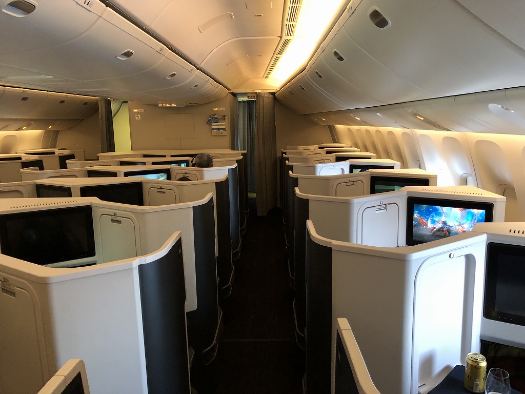 JAL26便ビジネスクラスの機内の様子