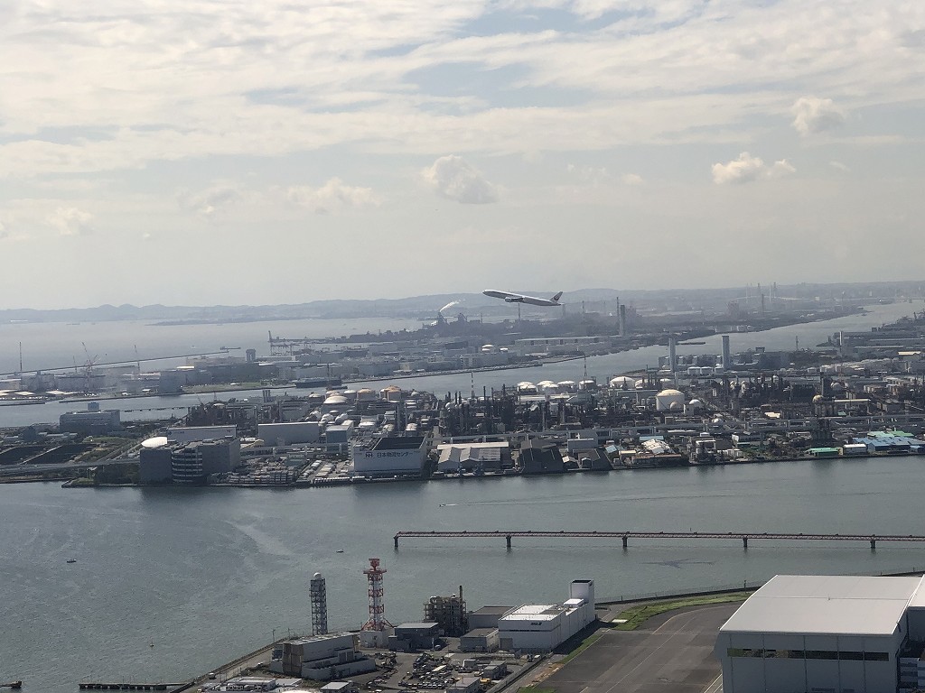 羽田空港から出発するJAL便