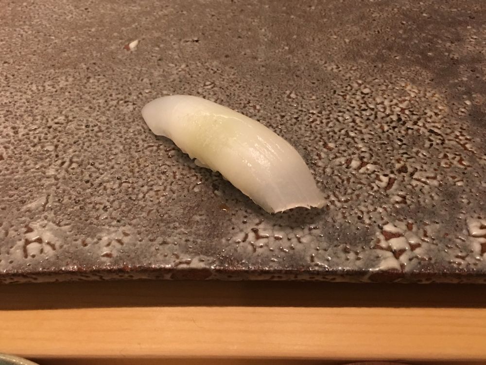 ウェスティン朝鮮ソウルの鮨朝のイカの握り