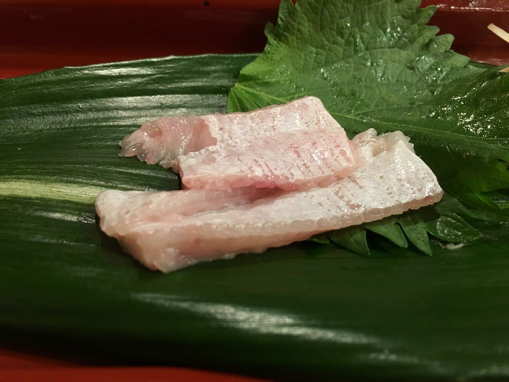 寿司 花一のカレイのエンガワ