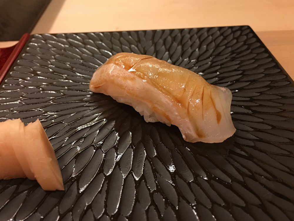 鮨舳のヒラメの昆布締め