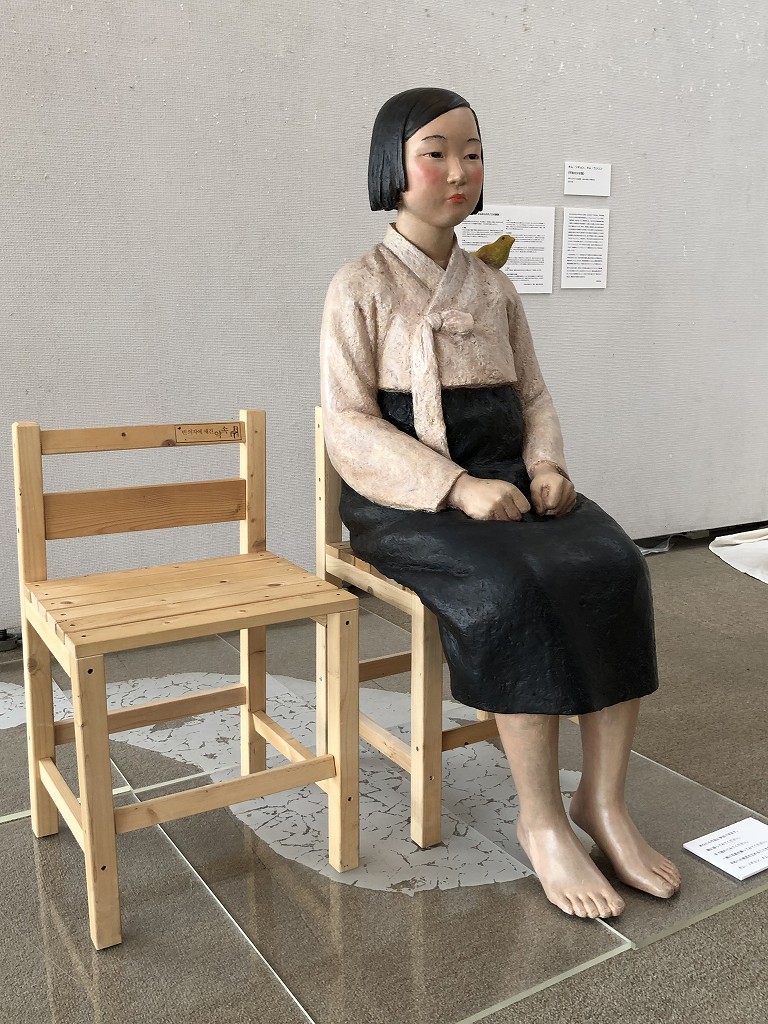 平和の少女像1