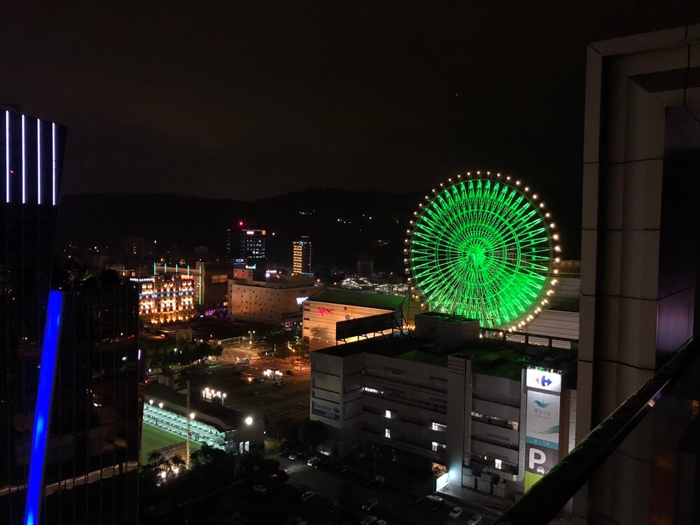台北マリオットホテルのプール2