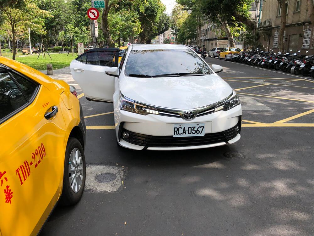 台北Uberのトヨタアルティス