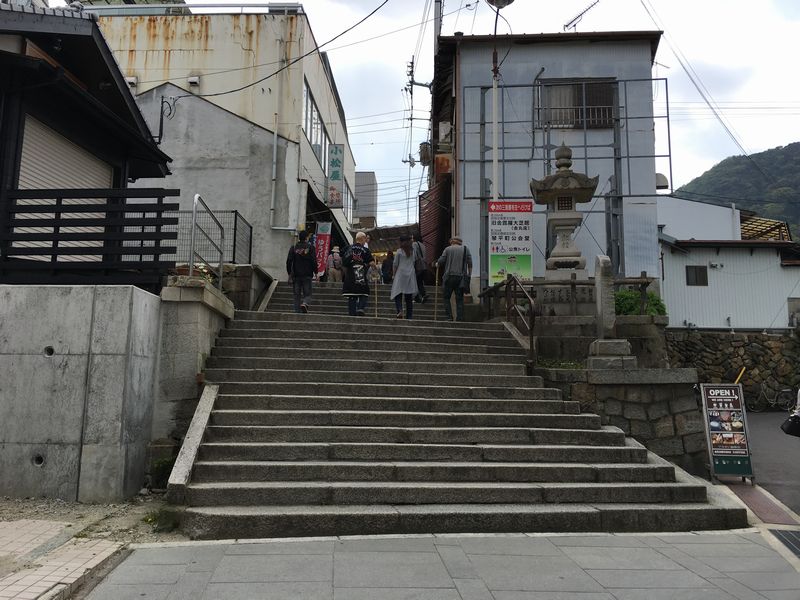 金刀比羅宮の最初の階段