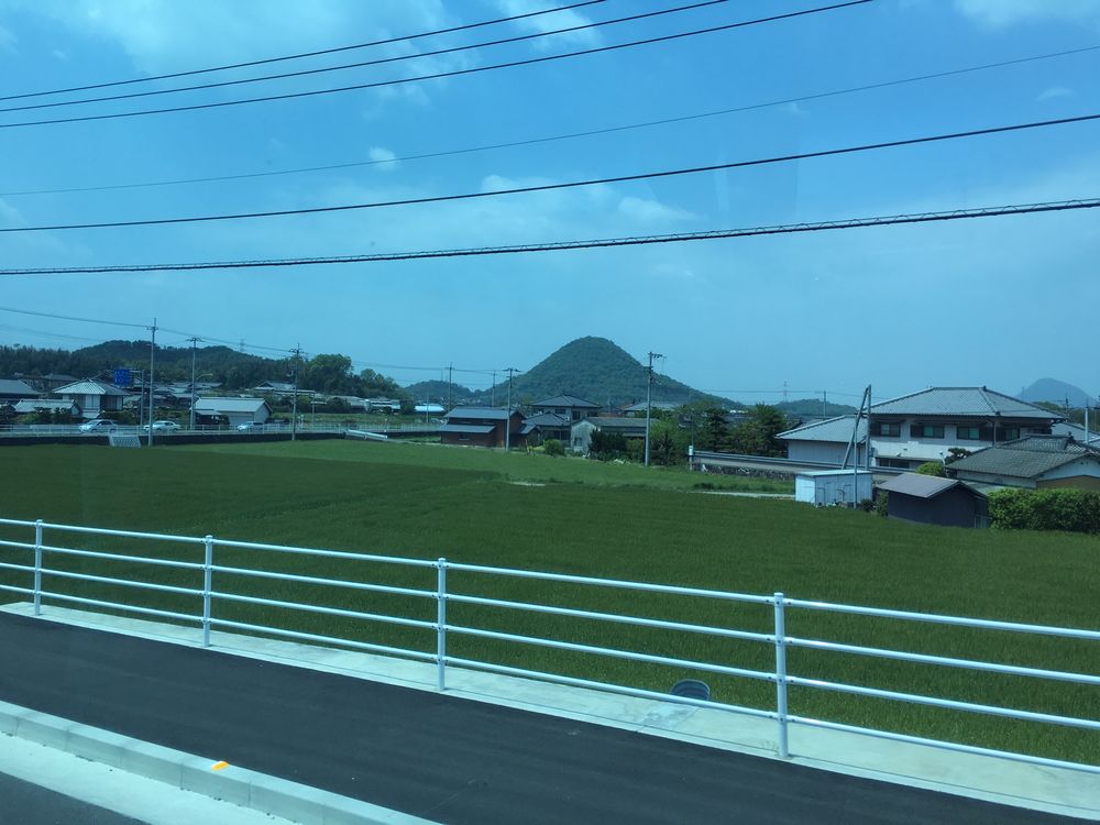香川県の円錐形の山
