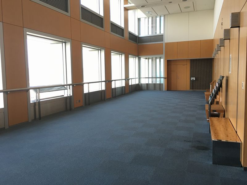 香川県庁舎の無人の展望室