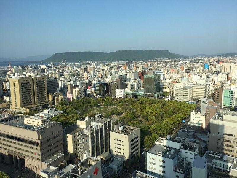 香川県庁舎の展望室から屋島