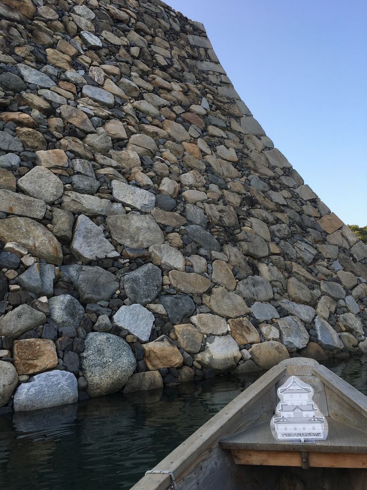 高松城の野面積みの天守台