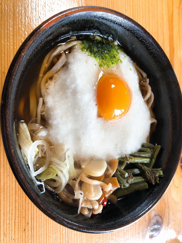 高尾山の十一丁目茶屋の山菜とろろそば