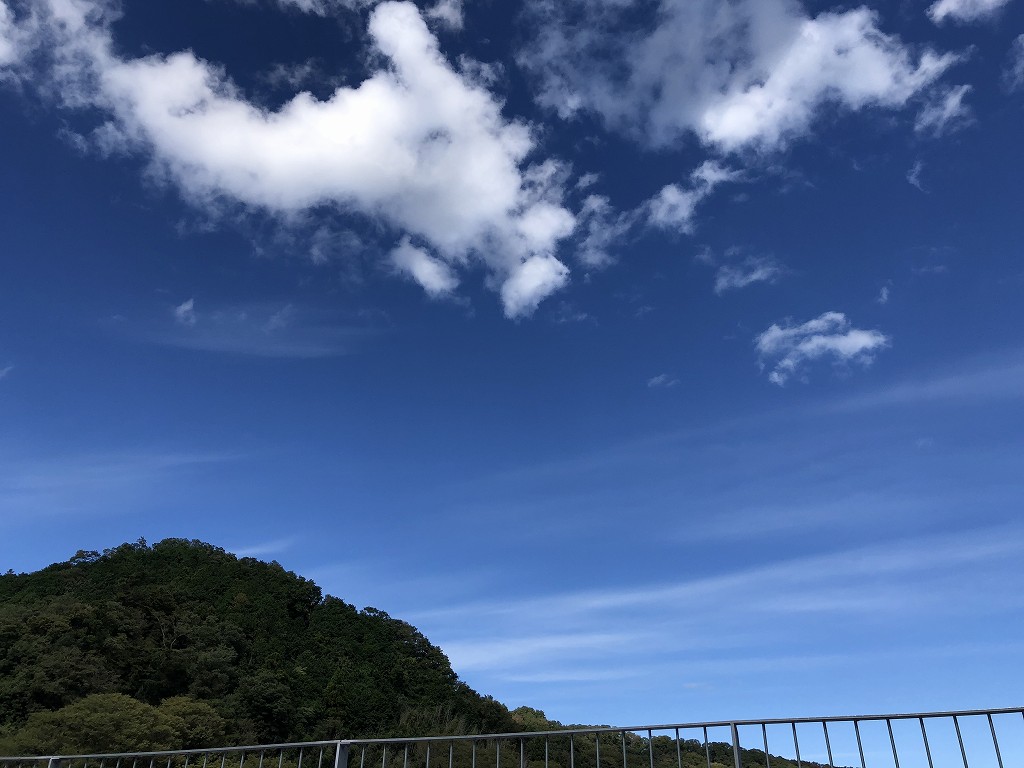 タカオネのルーフトップで寝そべる