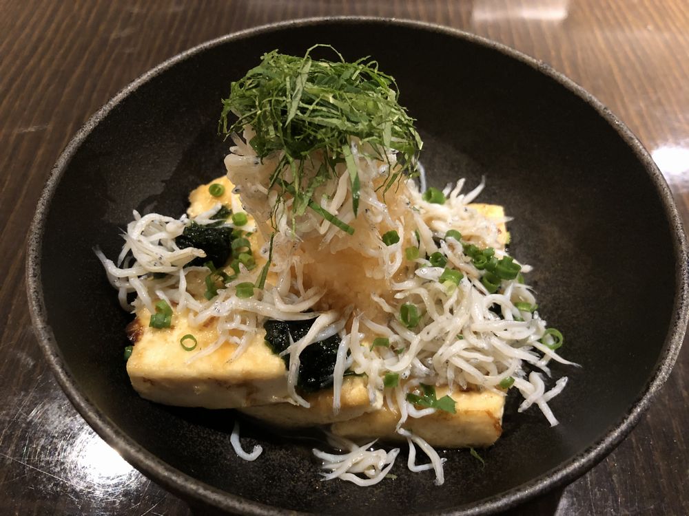 世田谷代田駅近くの「鉄のタナ」のシラスおろし焼き豆腐
