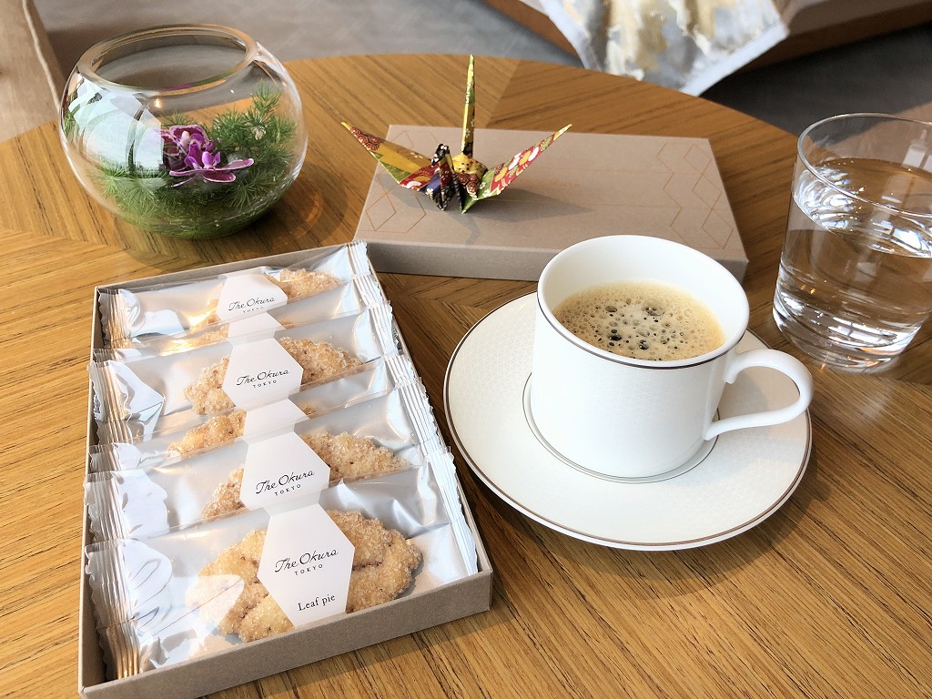 The Okura Tokyo プレステージタワーの部屋でおやつ