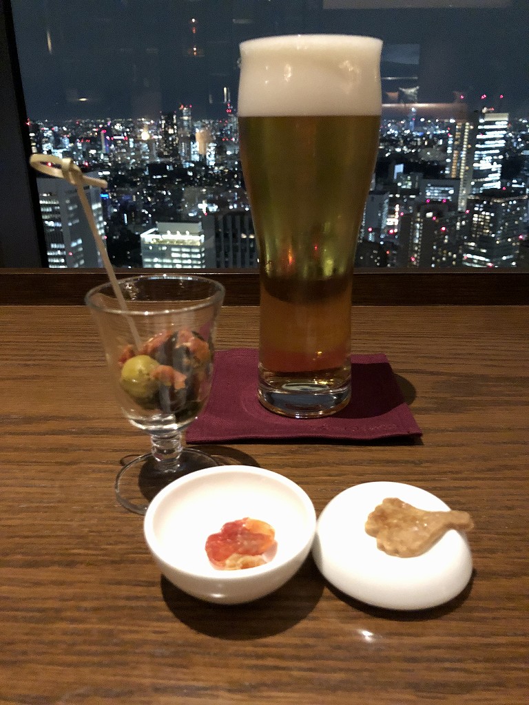The Okura Tokyoの「スターライト」でビール