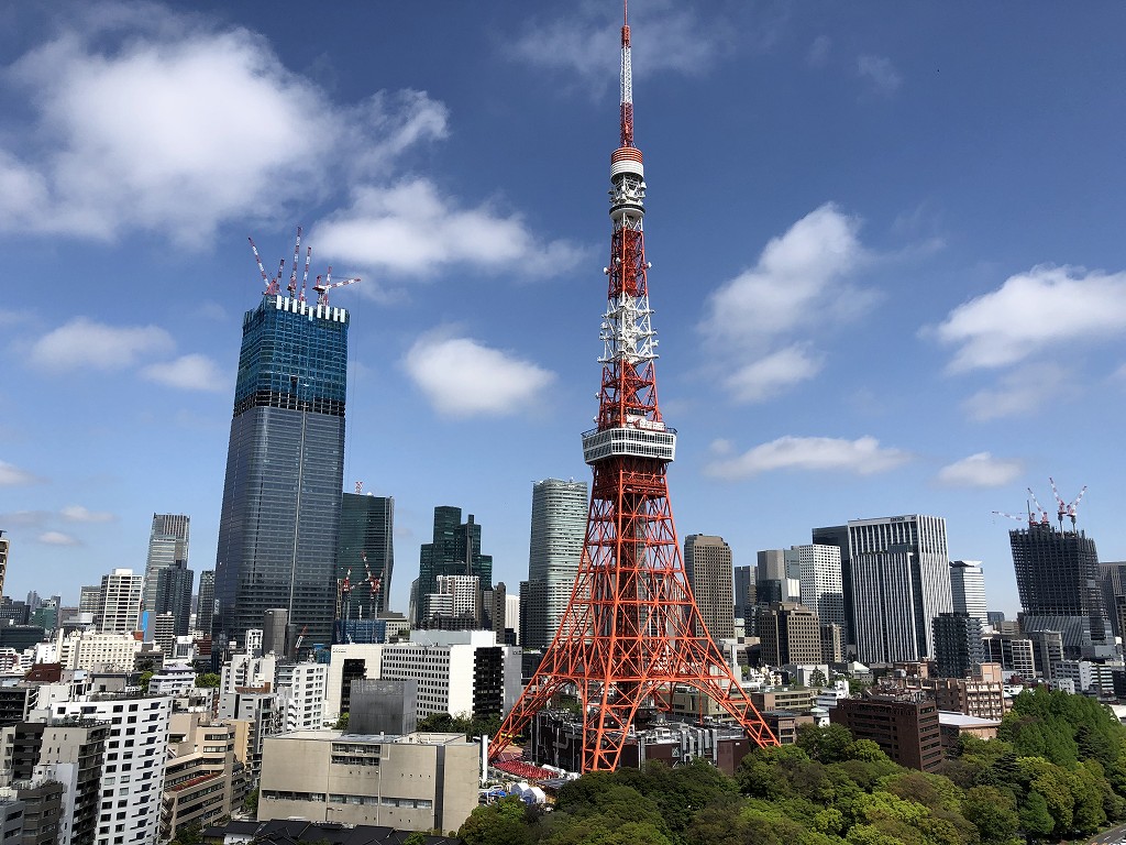 ザ・プリンスパークタワー東京のパノラミックキングルーム バルコニー付き（東京タワー側）から快晴の東京タワー1