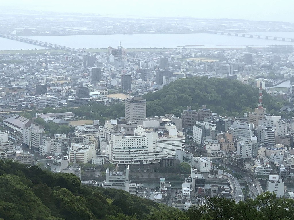 眉山山頂の展望台からの眺め2