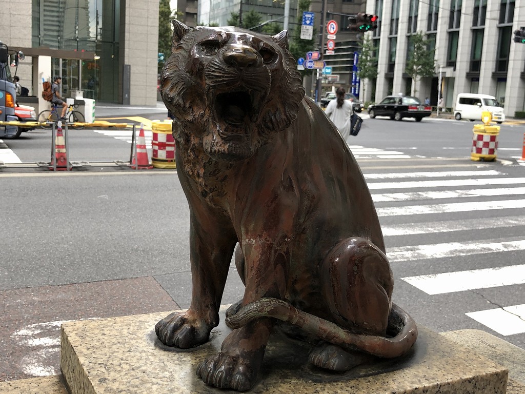 虎ノ門交差点の白虎像