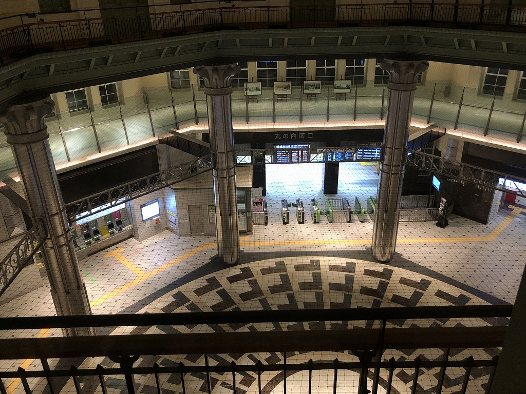 東京ステーションホテルのスーペリアドームキングから営業終了した東京駅丸の内南口改札1