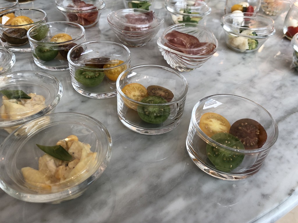 東京ステーションホテルのアトリウムの朝食の個装1