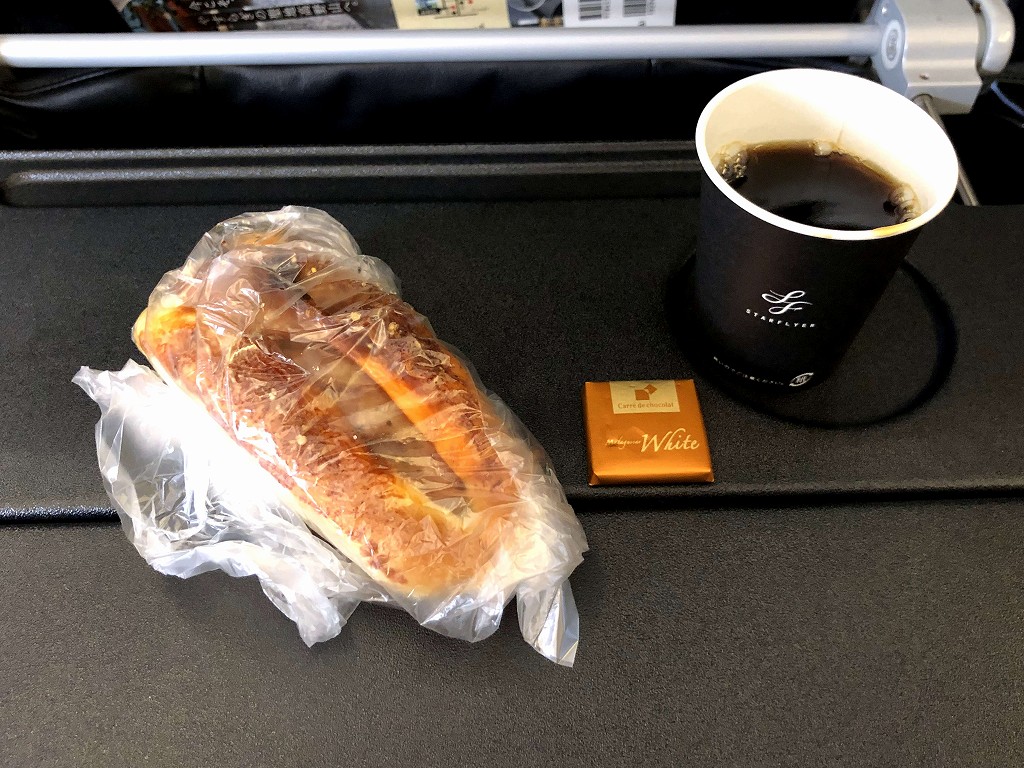 スターフライヤー機内で昼食