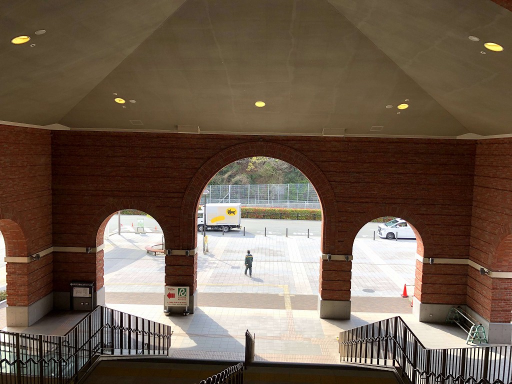和歌山大学前駅の駅舎1