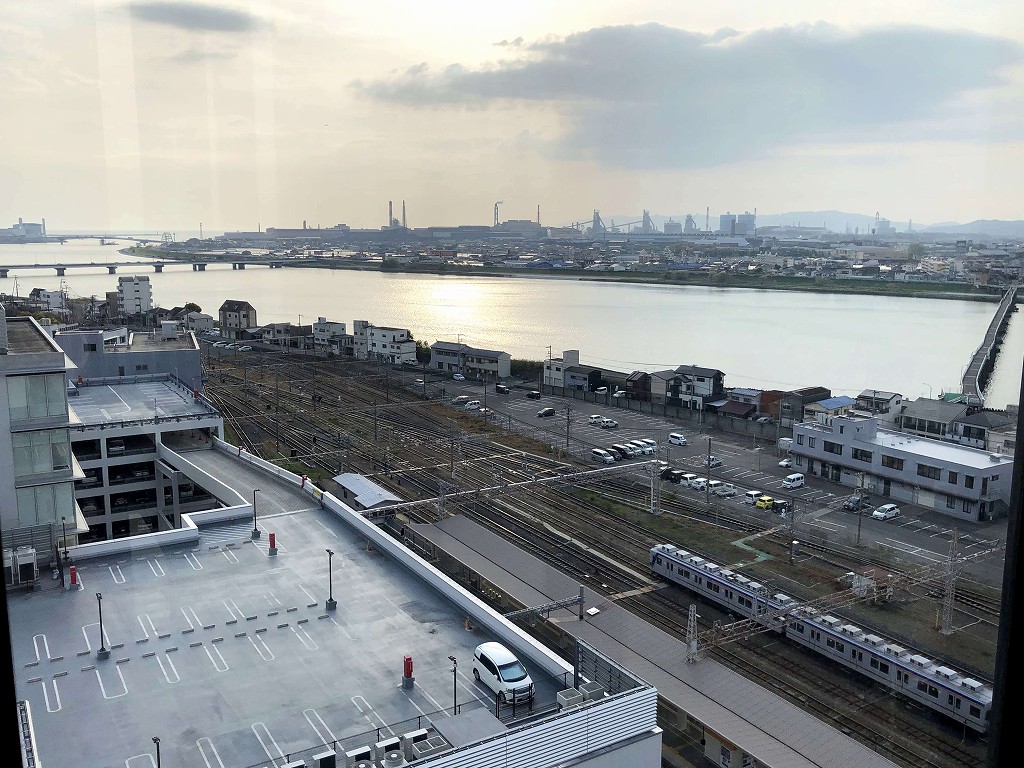 カンデオホテルズ南海和歌山のロビーラウンジから紀の川2