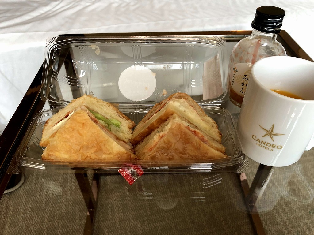 カンデオホテルズ南海和歌山の部屋で朝飯2