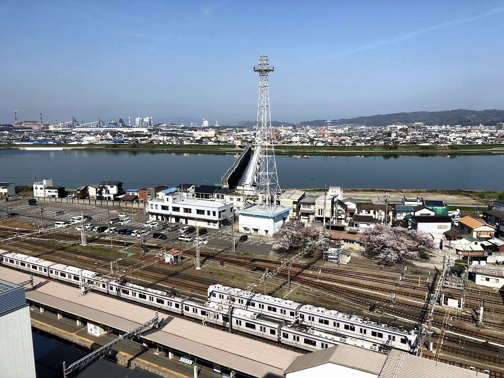 紀の川にかかる歩行者・自転車・バイク専用の橋1
