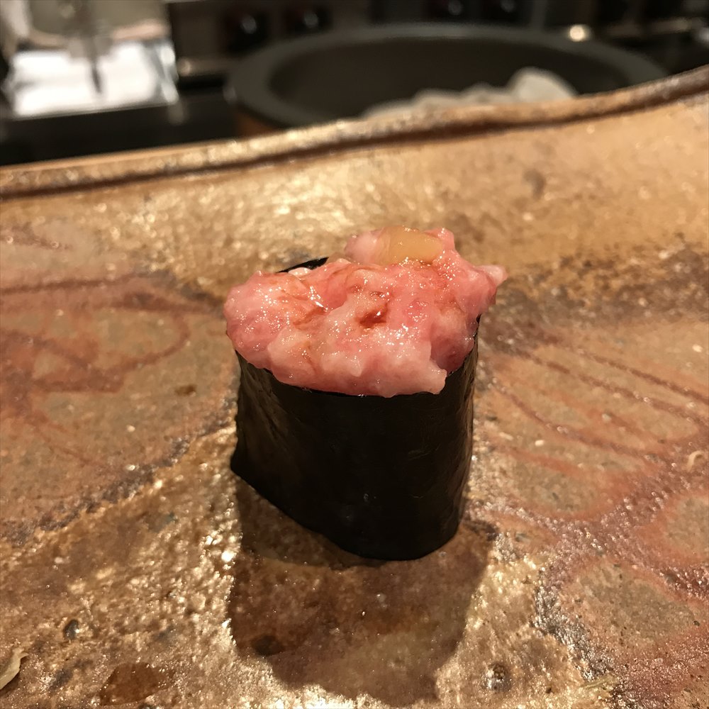 広島の吉鮨のトロタク