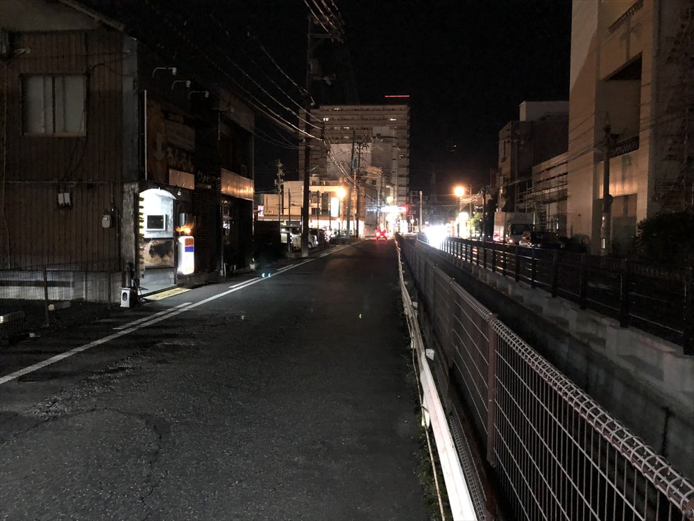 鳥取市内の暗い街路