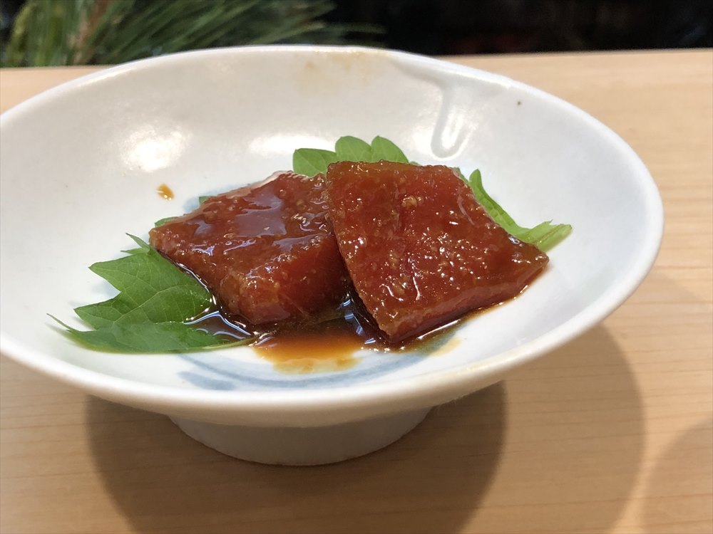 鳥取の笹すしの酒粕で漬けたマグロ