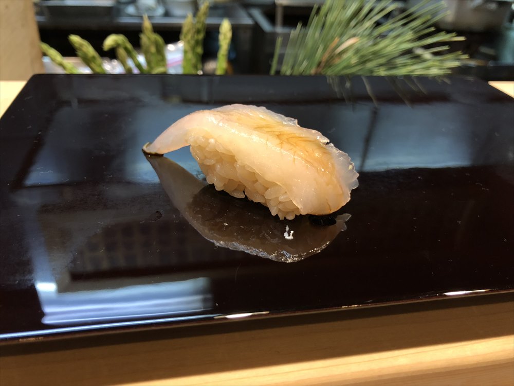 鳥取の笹すしのマトウダイ
