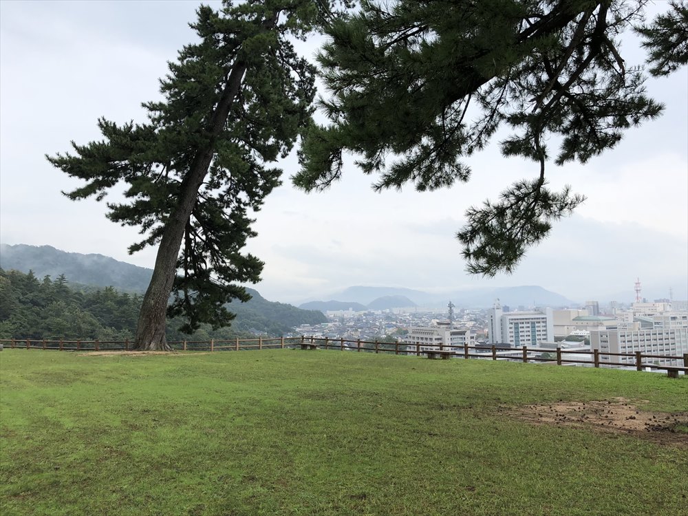 鳥取城の天球丸へ3