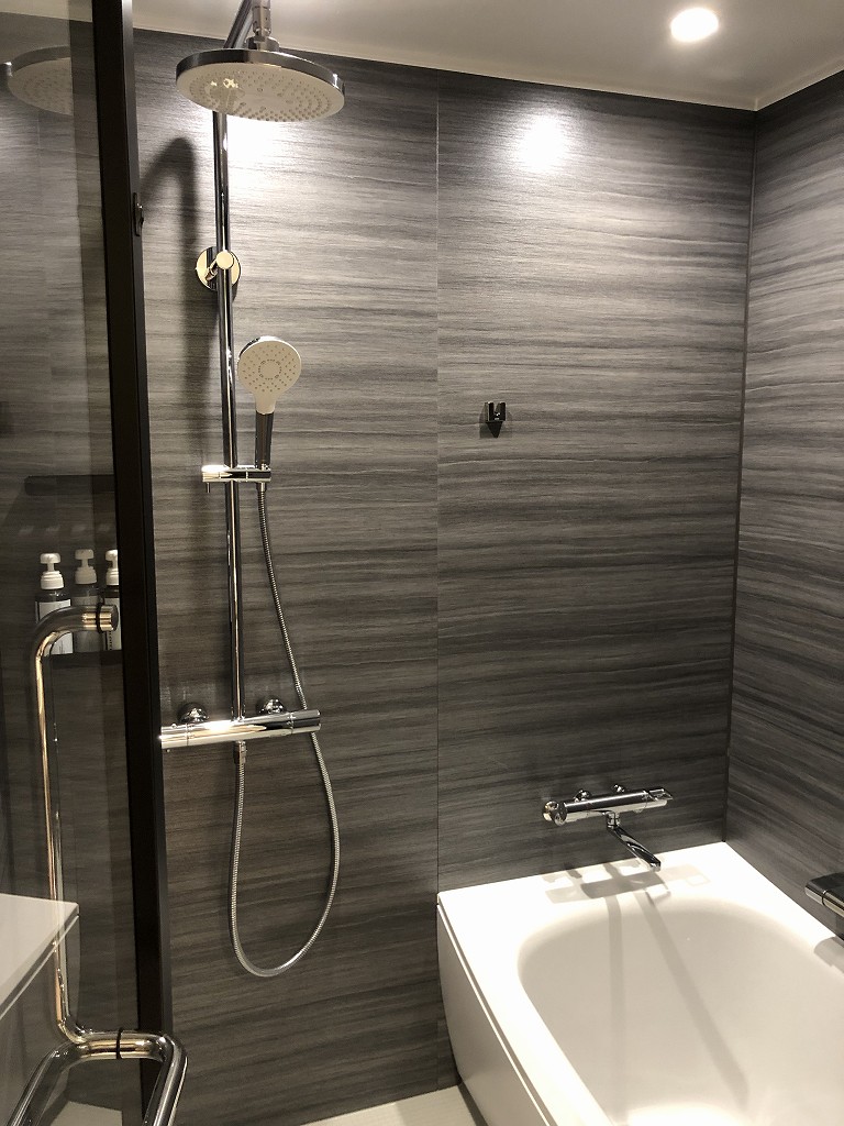 ホテルJALシティ富山のスタンダードツインの浴室のシャワー