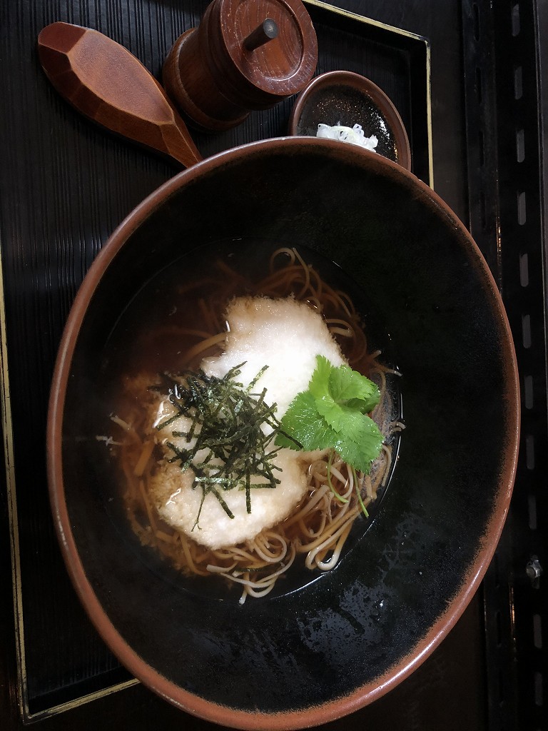富山市の「手打ちそば深明」の山かけそば1