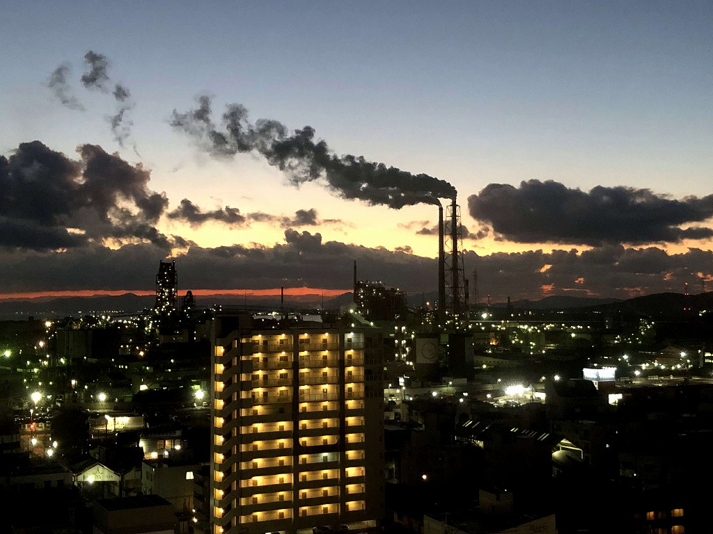 ANAクラウンプラザホテルから工業都市・宇部の夕焼け（1日目）