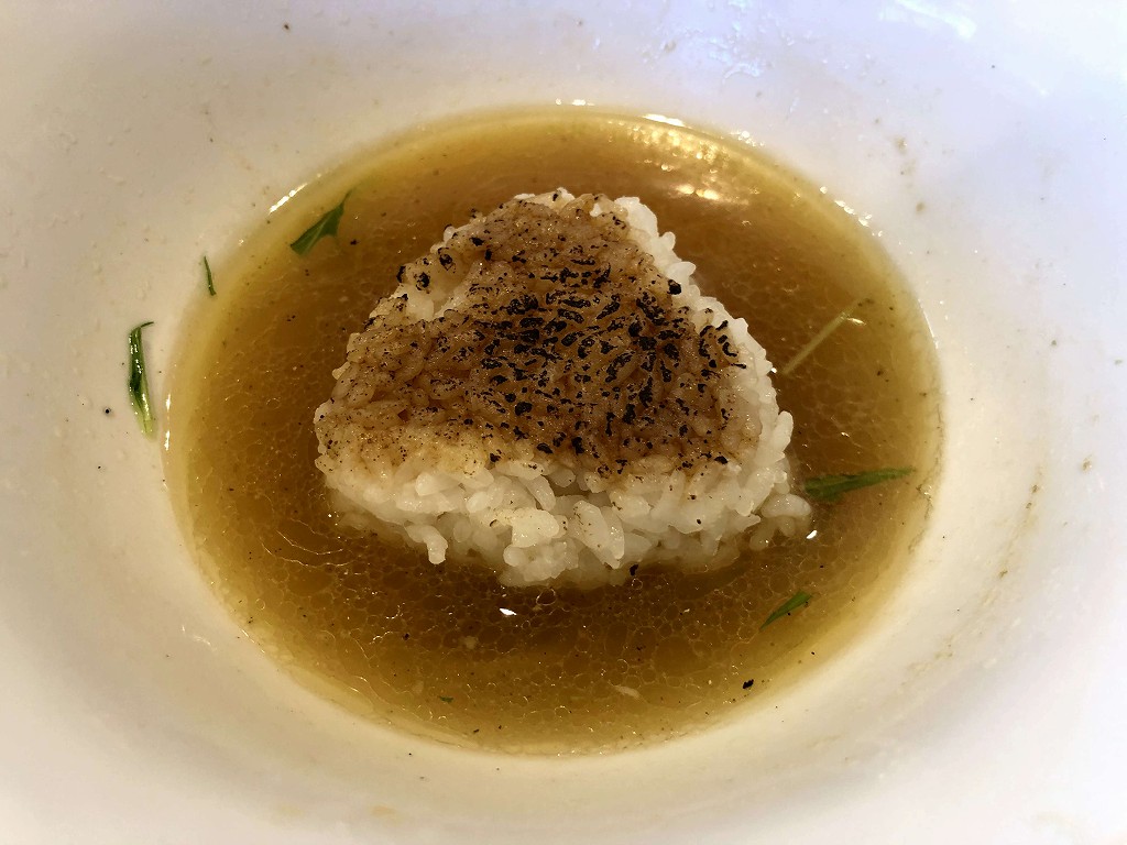 三代目YUTAKAで煮干しそば（ミニ）に焼きおにぎり