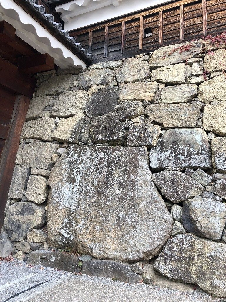 上田城の真田石