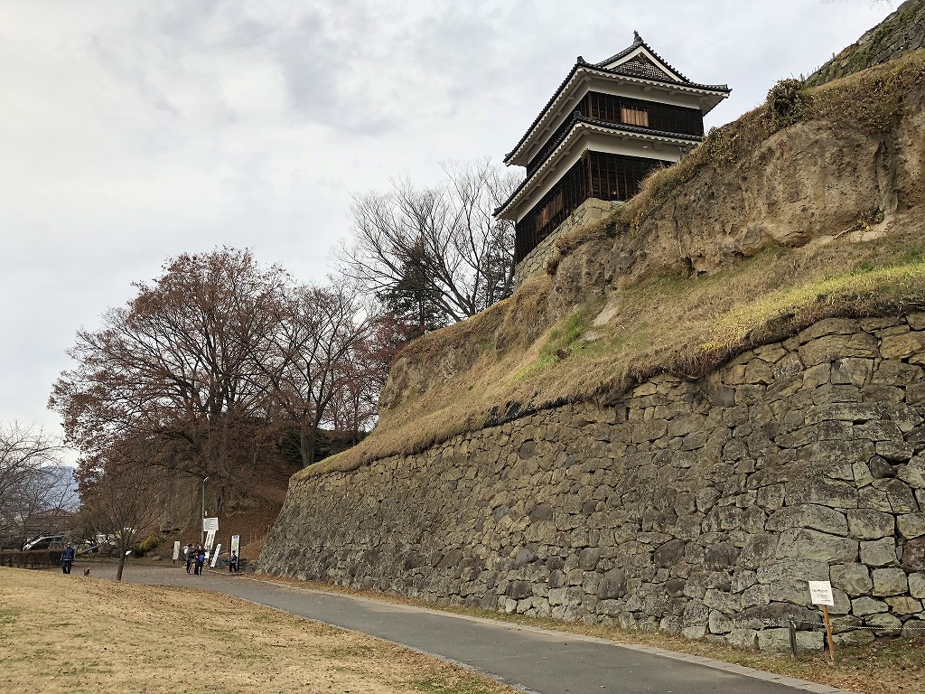 上田城の尼ヶ淵の崖7