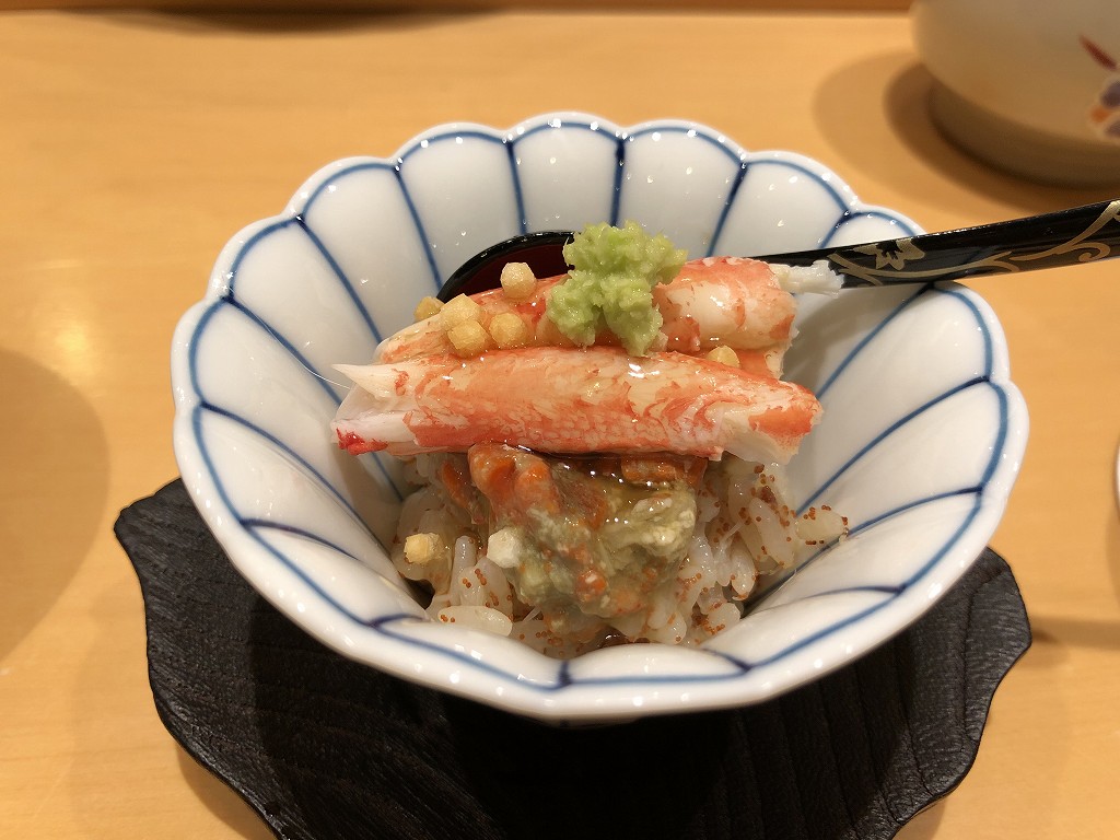 金沢の「すし屋 小桜」の香箱蟹