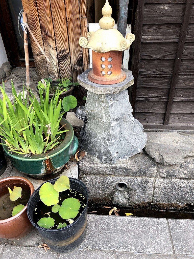 上田の旧北国街道の真田デザインの灯籠