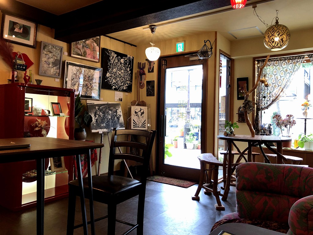 上田の喫茶店「座喫茶」の内観