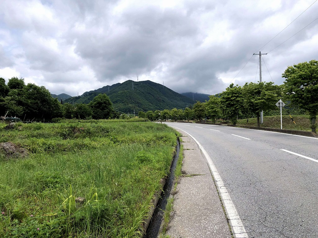 真田氏居館跡への坂道1