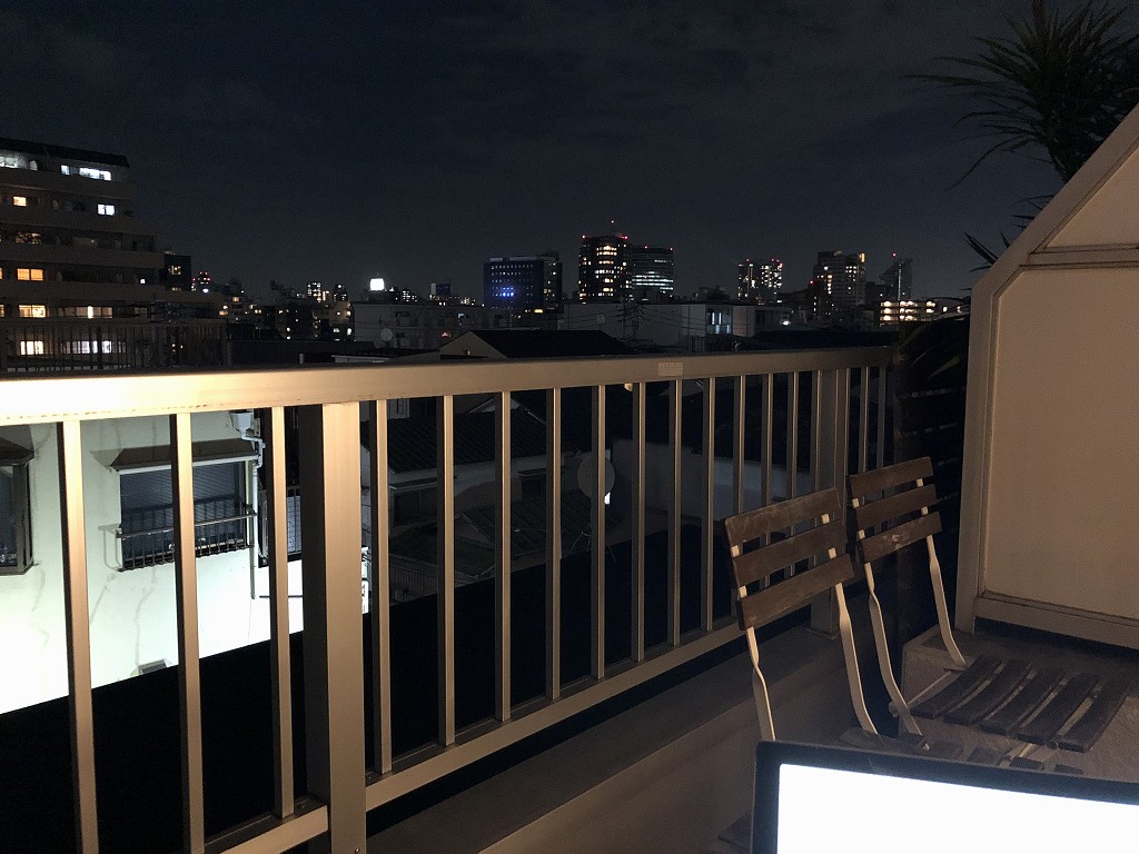 UNPLAN Kagurazakaの夜のテラス席から